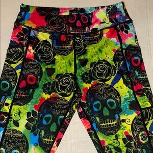 CVG *NWOT* Women's Skull Tie Dye Capri Leggings